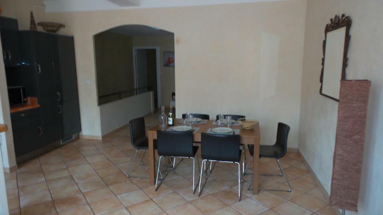 Spacieux Logement Face A La Cite Medievale Carcassonne Exterior photo